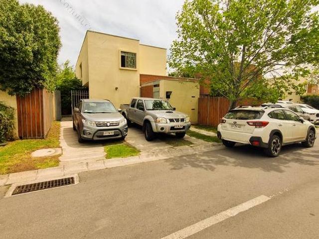 Linda casa en Condominio Chamisero