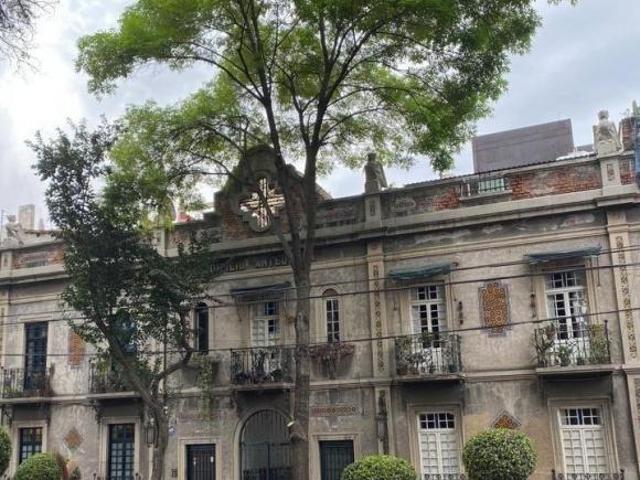 Linda Casa en condominio protegida por el INBA