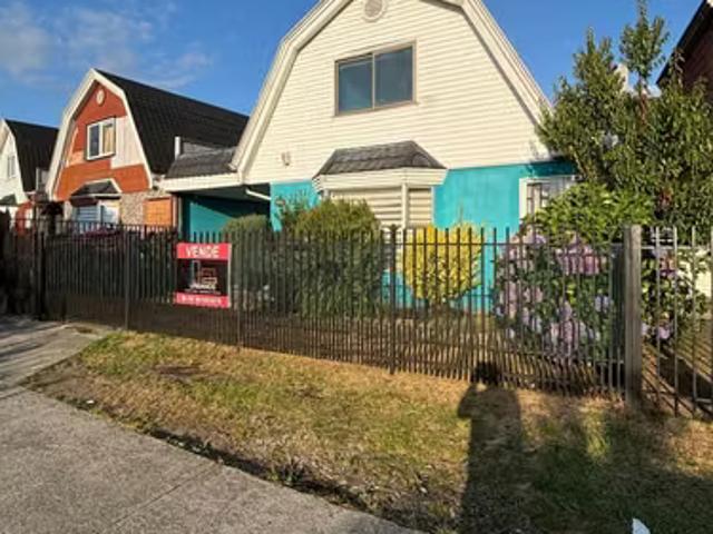 Linda casa en el mejor sector de valle volcanes | 4 dormitorios por 4300.00 en Puerto Montt