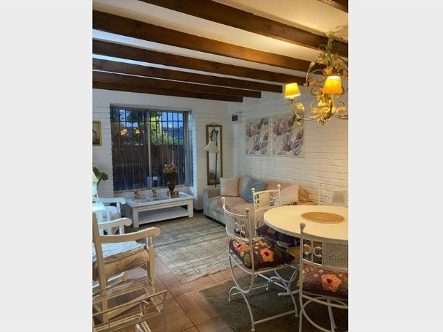 Linda Casa en Las Condes, con excelente ubicación!