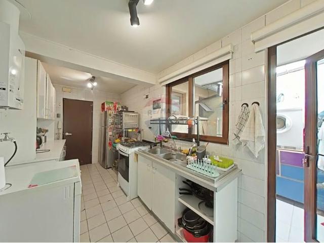 Linda casa en pasaje | 4 dormitorios por 9500.00 en Las Condes