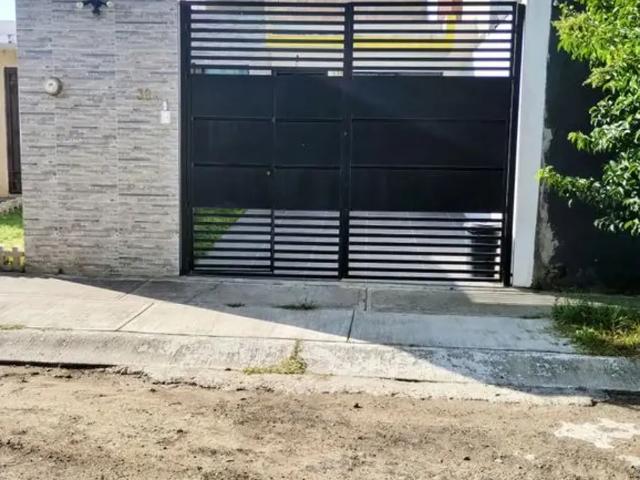 Linda casa en Parques de Tesistan
