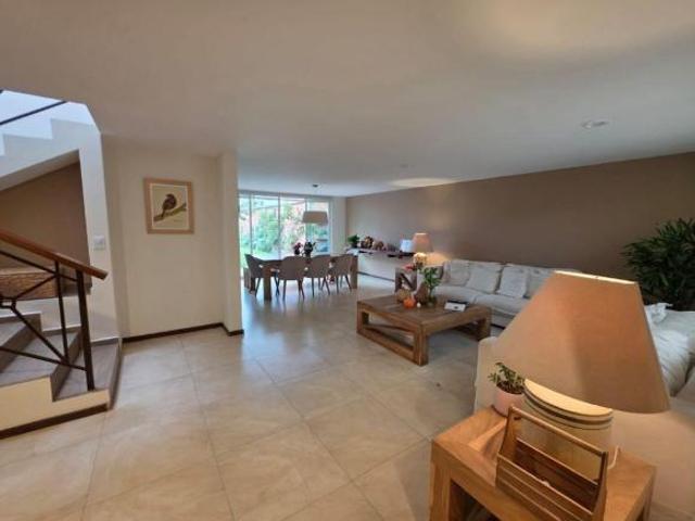 LINDA CASA EN VENTA BOSQUE DE LAS FUENTES CALIMAYA A 15 GALERÍAS METEPEC