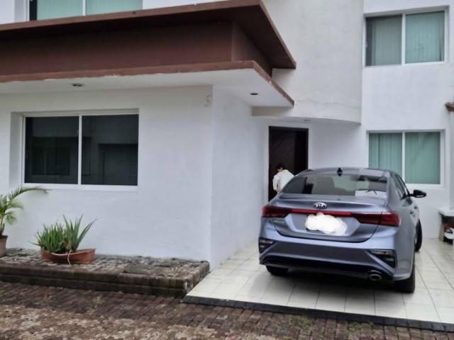 LINDA CASA EN VENTA EN XALAPA POR LA CALLE CORONEL PABLO FRUTIS