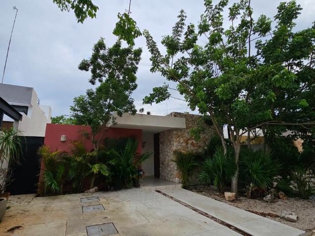 LINDA CASA EN VENTA SOLA PLANTA PRIVADA EN CONKAL AVC 2629