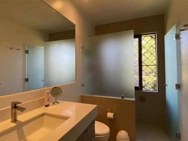 Linda casa estilo ingles con opción de derechos de agua | 5 dormitorios por 15900.00 en Colina
