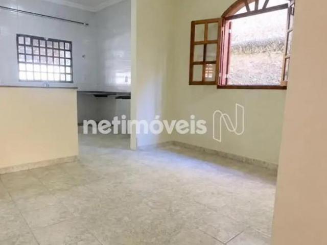 Linda casa financiavél com 3 quartos e amplo quintal no bairro Belo Vale, em Santa Luzia!
