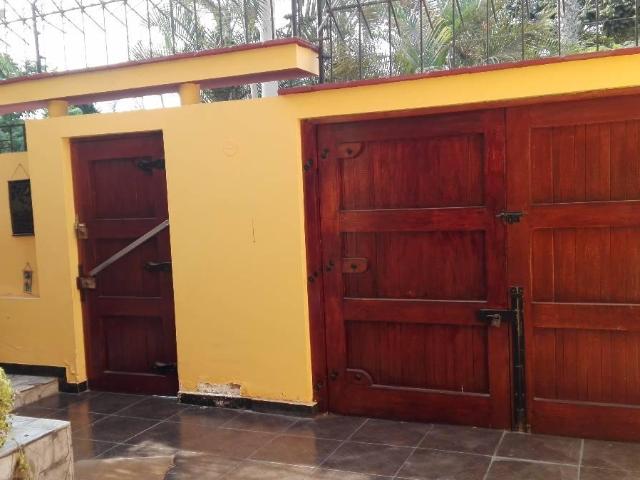 Linda Casa Frente a Parque, a 3 Cuadras de La Univ. Católica
