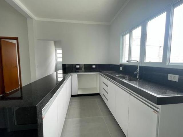 Linda casa para venda no condomínio Portal das Estrelas, em Boituva interior de S.P. 3 suítes, sendo