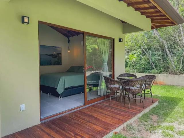 Linda casa recém construída em terreno de 1000M² no Centro da cidade