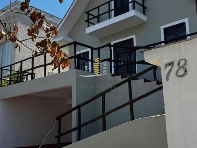 Linda casa reformada venda Valville 1 360m²/ 3 suítes + 4 vagas