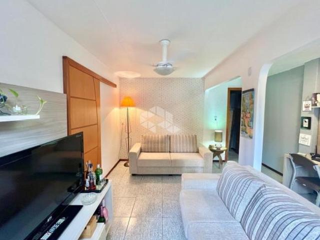Linda Casa Reformada à Venda Bairro Tancredo Neves!