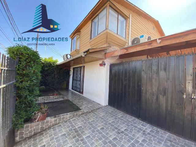 Linda Casa Remodelada Con 4 Dormitorios Centro Colina!