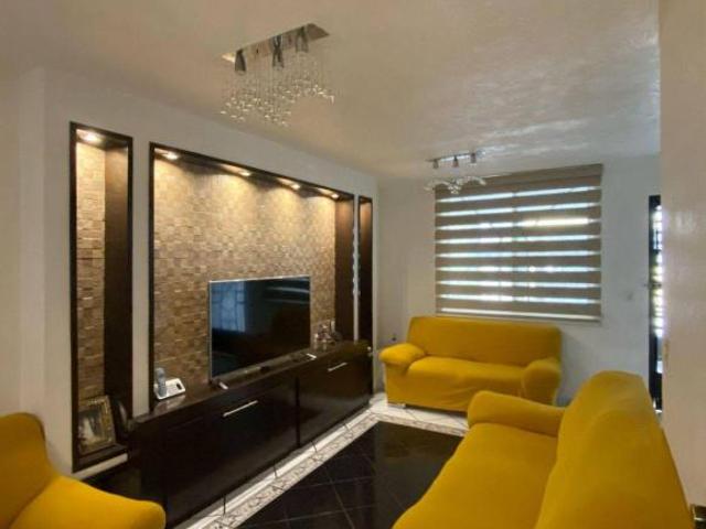 LINDA CASA REMODELADA A 1 CUADRA PARQUE DE LA SOLIDARIDAD