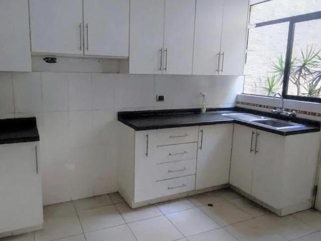 Linda casa remodelada en san isidro