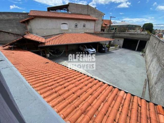 LINDA CASA RESIDENCIAL E COMERCIAL COM ÓTIMA LOCALIZAÇÃO NO BAIRRO XANGRILÁ