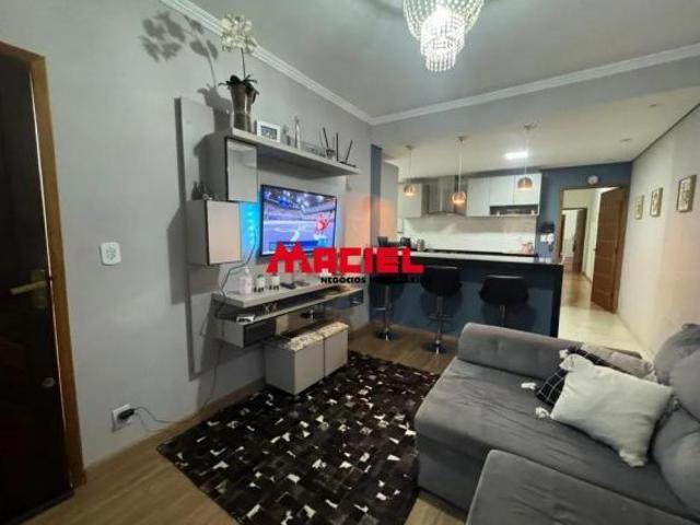 Linda casa sendo, 03 dormitórios e 01 suíte no Bairro Jardim Regina ITARARE/SP