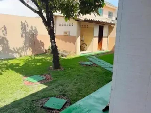 Linda Casa solta 300 metros quadrados com 4/ e 2 suítes em Busca Vida Abrantes Camaçari BA