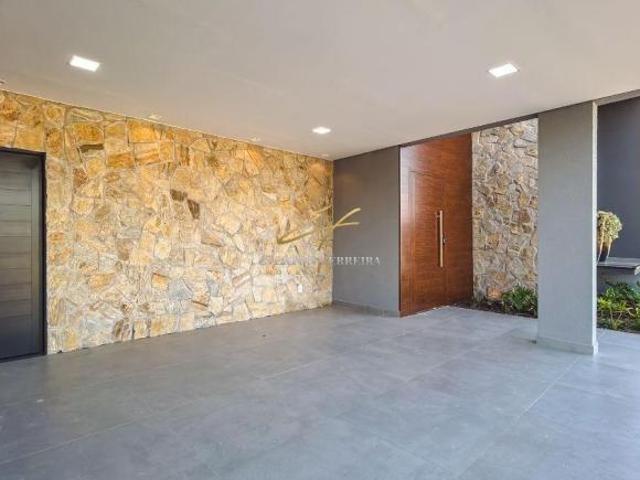 Linda Casa Térrea com 3 Suítes, sendo 1 Master com Closet, Escritório e Piscina em Indaiatuba/SP