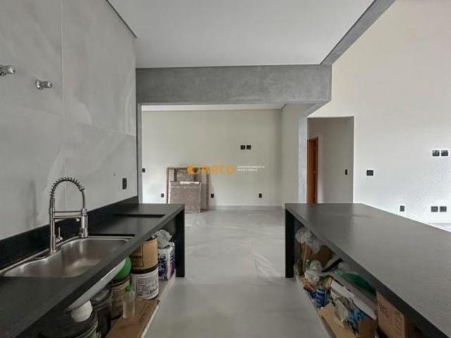 Linda Casa Térrea com Fino Acabamento – Alto Padrão e Conforto em Cada Detalhe