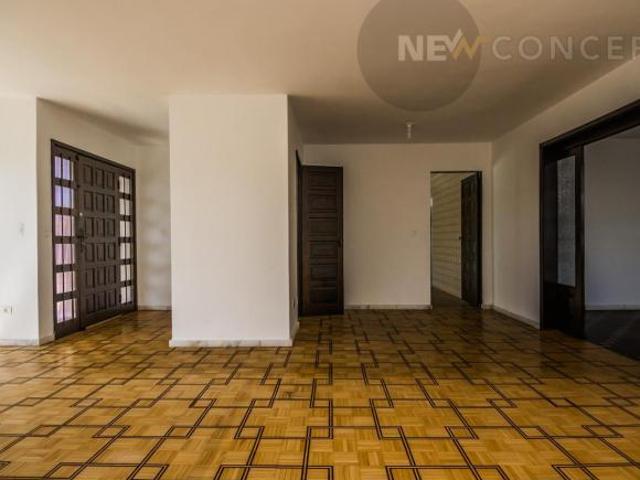 Linda casa térrea em plena Fagundes Varela Jardim Social!