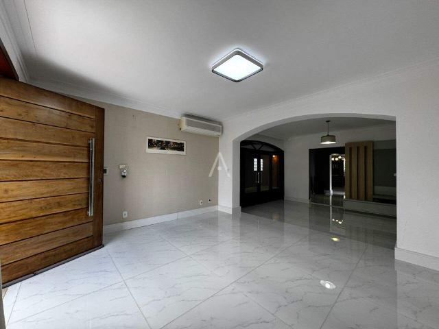 Linda Casa Térrea para Locação no Bairro Recanto Tropical