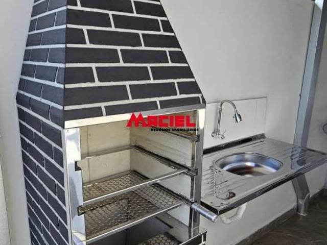 linda casa totalmente reformada, piso interno em porcelanato
