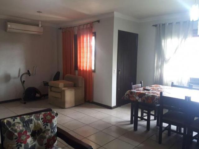 LINDA CASA TOTALMENTE TERREA EM RUA CALMA JUNTO A CAVALHADA