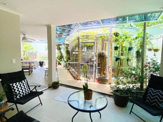 Linda casa venda Residencial 5 Alphaville 3 suítes + academia