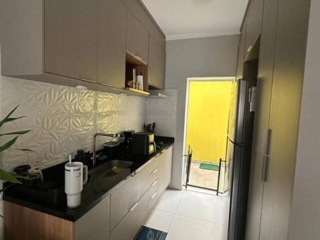 LINDA CASA, 2 DORMS, 1 VAGA, IMPECÁVEL! CONDOMÍNIO FECHADO EM COTIA