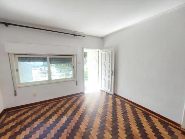 LINDA CASA 3 DORMITORIOS EM BELO TERRENO MUITO BEM LOCALIZADA NO BAIRRO MEDIANEI