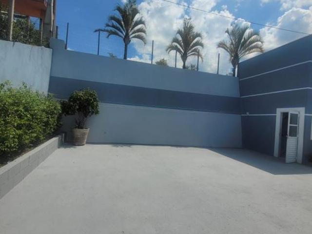 LINDA CHÁCARA COM VISTA PARA REPRESA DE IGARATÁ NO CONDOMINIO PARAISO DE IGARATA