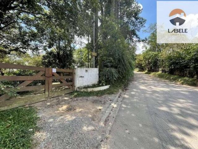 Linda Chácara em Cotia para moradia, escritório ou incorporação