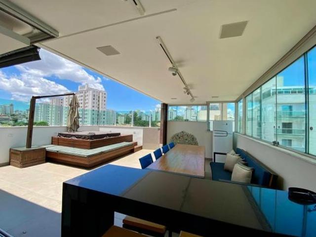 Linda cobertura de três quartos, suite e três vagas no bairro Castelo