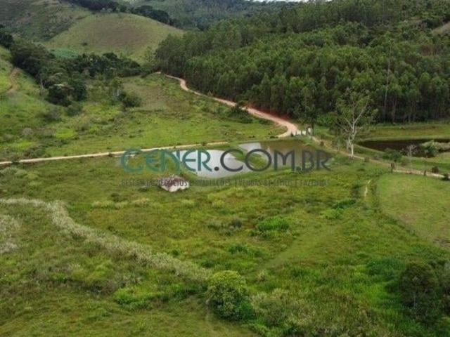 Linda fazenda de 100 ha com sede centenária original em Barbacena