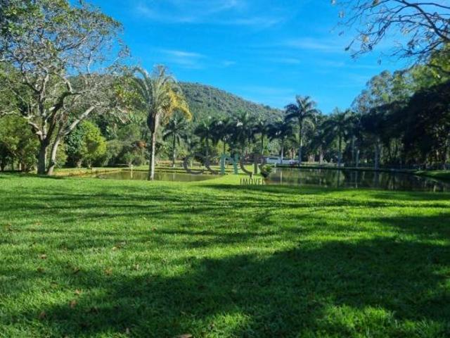 Linda fazenda de 232 ha com mina de água mineral registrada