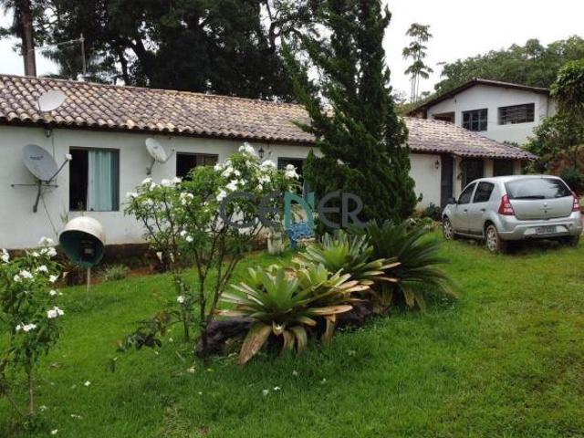 LINDA FAZENDA DE 320 HA SEDE ANTIGA E RICA EM SILICIO