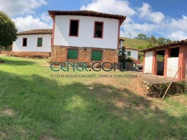 Linda Fazenda de 60 ha com belo Conjunto Centenário na Reg. de Cons. Lafaiete MG