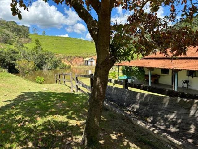 LINDA FAZENDA 84HA C/ MUITA ÁGUA, NASCENTES E VÁRIAS LAGOAS GRANDES EM CLÁUDIO/MG