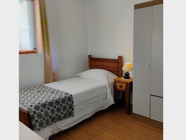 Linda habitación con baño privado