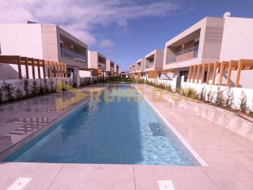 Linda Moradia Nova T3 com piscina Albufeira