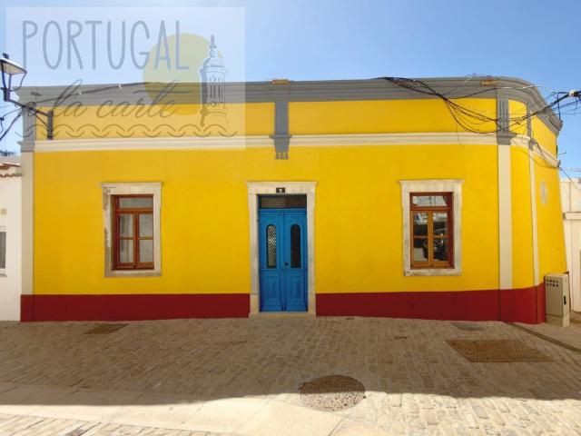 Linda Moradia Tradicional Remodelada | 2 Quartos | Pátio | T. 0m² Loulé São Clemente