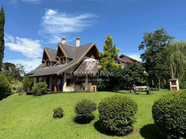 LINDA RESIDÊNCIA NO COND. SAINT MORITZ GRAMADO