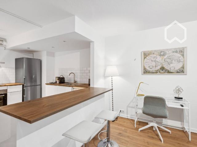 LindemannHome & parking space, Dusseldorf Amsterdam Apartments for Rent