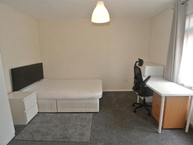 Linden Court, Englefield Green, Egham TW20, 4 bed terraced house to rent, £500 pcm | PrimeLocation