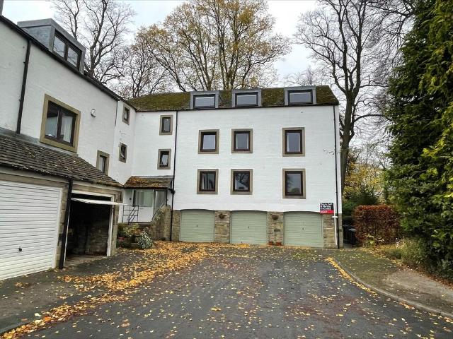 Linden Court, Ilkley, LS29 2 bed apartment to rent £895 pcm £207 pw