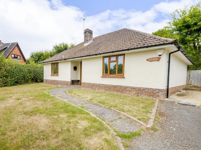 Linden Chase, Uckfield TN22, 2 bed detached bungalow to rent, £2,000 pcm | PrimeLocation