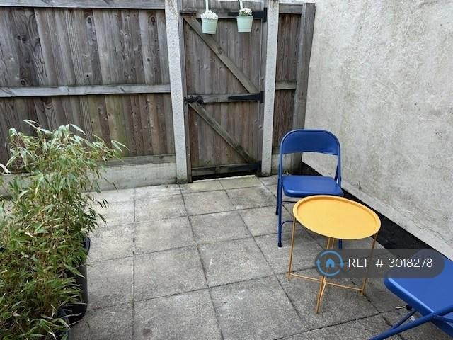 Linden Crescent, Folkestone, CT19 1 bed flat to rent £910 pcm £210 pw