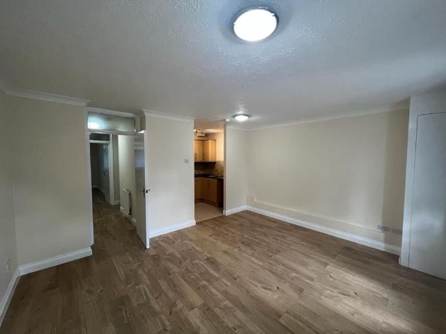 Linden Avenue, Ruislip, Middlesex HA4, 3 bed maisonette to rent, £1,900 pcm | PrimeLocation