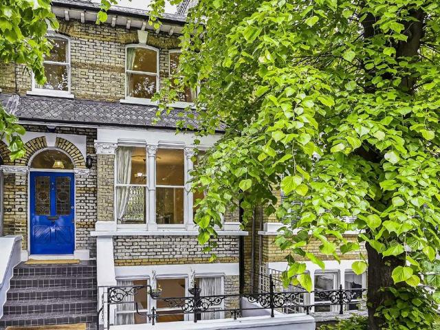Linden Gardens, London, W4 2EG, United Kingdom | 4 bed house for rent #138147469 | Rentberry